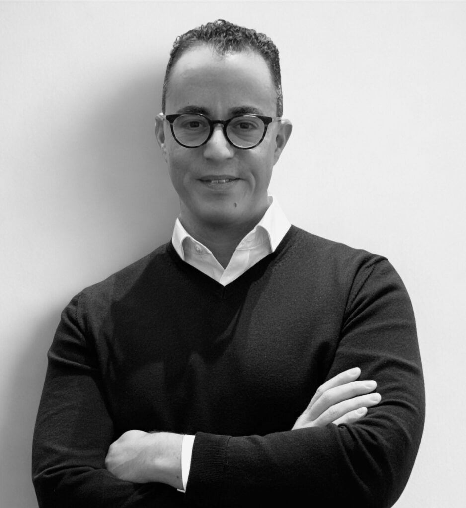 Dr. Timur Nayin